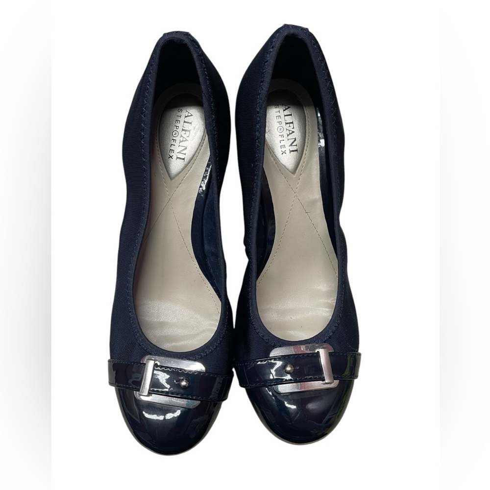 Closed toe navy Alfani Step Flex wedges size 9.5M